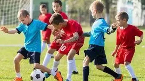 水晶宫半场领先曼联1-0，马特塔失点球+错失良机，惊险逆转！